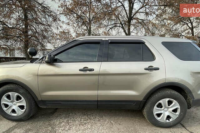 Бежевый Форд Эксплорер, объемом двигателя 3.7 л и пробегом 219 тыс. км за 22000 $, фото 2 на Automoto.ua