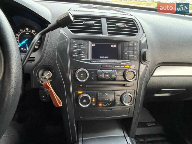 Бежевый Форд Эксплорер, объемом двигателя 3.7 л и пробегом 219 тыс. км за 22000 $, фото 13 на Automoto.ua