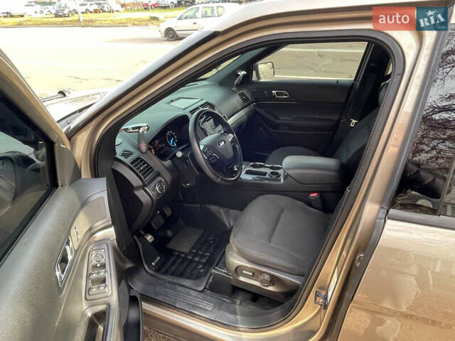 Бежевый Форд Эксплорер, объемом двигателя 3.7 л и пробегом 219 тыс. км за 22000 $, фото 10 на Automoto.ua