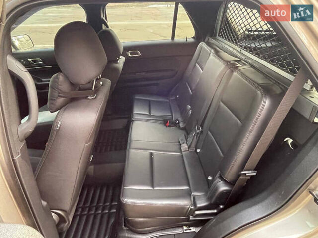 Бежевый Форд Эксплорер, объемом двигателя 3.7 л и пробегом 219 тыс. км за 22000 $, фото 16 на Automoto.ua