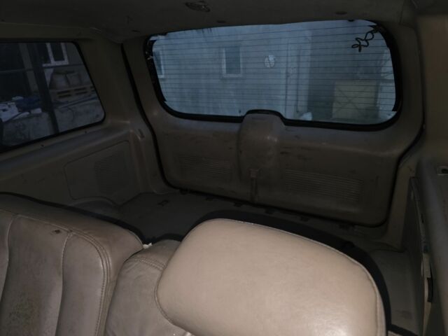 Чорний Форд Експлорер, об'ємом двигуна 4 л та пробігом 224 тис. км за 3700 $, фото 6 на Automoto.ua