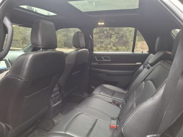 Черный Форд Эксплорер, объемом двигателя 3.5 л и пробегом 72 тыс. км за 23500 $, фото 9 на Automoto.ua