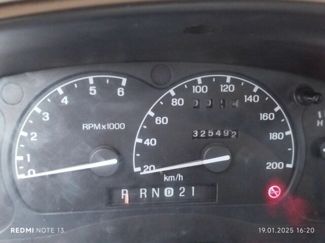 Черный Форд Эксплорер, объемом двигателя 4 л и пробегом 328 тыс. км за 1700 $, фото 4 на Automoto.ua