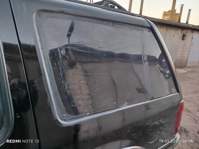 Черный Форд Эксплорер, объемом двигателя 4 л и пробегом 328 тыс. км за 1700 $, фото 8 на Automoto.ua