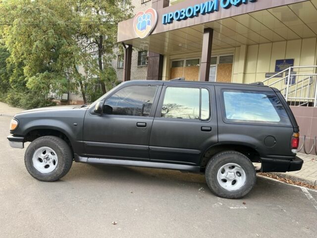 Чорний Форд Експлорер, об'ємом двигуна 4 л та пробігом 200 тис. км за 1700 $, фото 6 на Automoto.ua