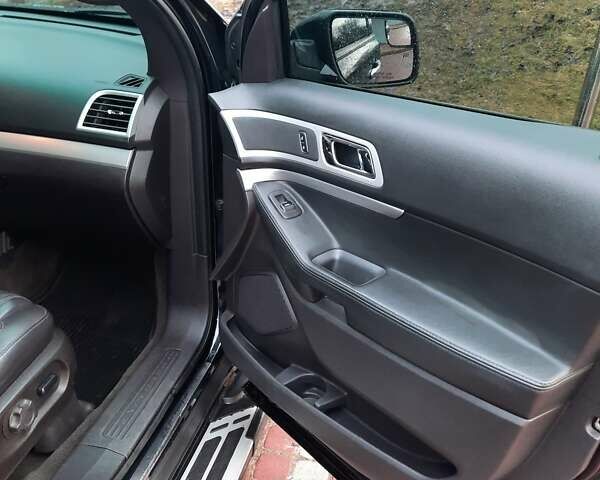 Черный Форд Эксплорер, объемом двигателя 3.5 л и пробегом 152 тыс. км за 16200 $, фото 4 на Automoto.ua