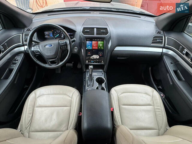 Чорний Форд Експлорер, об'ємом двигуна 3.5 л та пробігом 90 тис. км за 17500 $, фото 7 на Automoto.ua