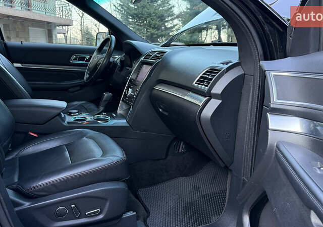 Черный Форд Эксплорер, объемом двигателя 3.5 л и пробегом 194 тыс. км за 17999 $, фото 8 на Automoto.ua