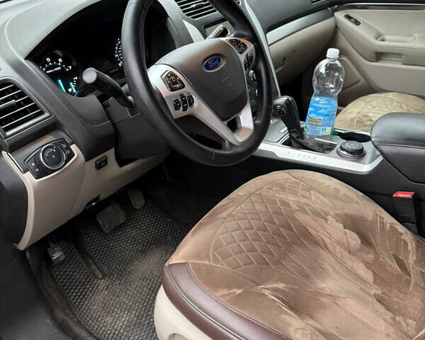 Черный Форд Эксплорер, объемом двигателя 3.5 л и пробегом 205 тыс. км за 13000 $, фото 5 на Automoto.ua