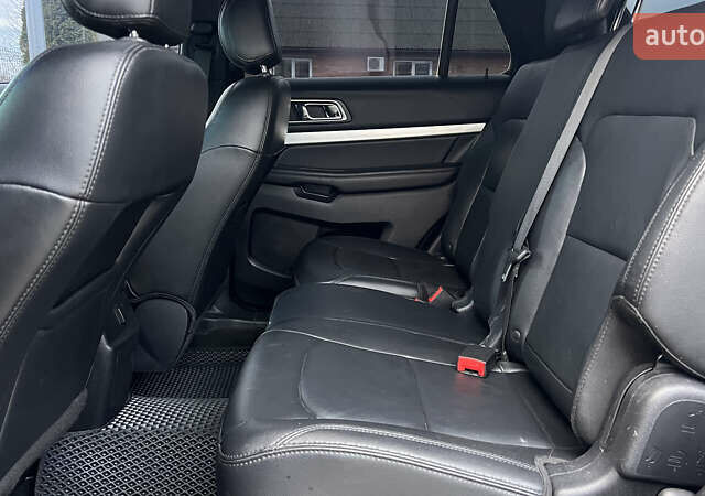 Чорний Форд Експлорер, об'ємом двигуна 3.5 л та пробігом 164 тис. км за 15900 $, фото 34 на Automoto.ua