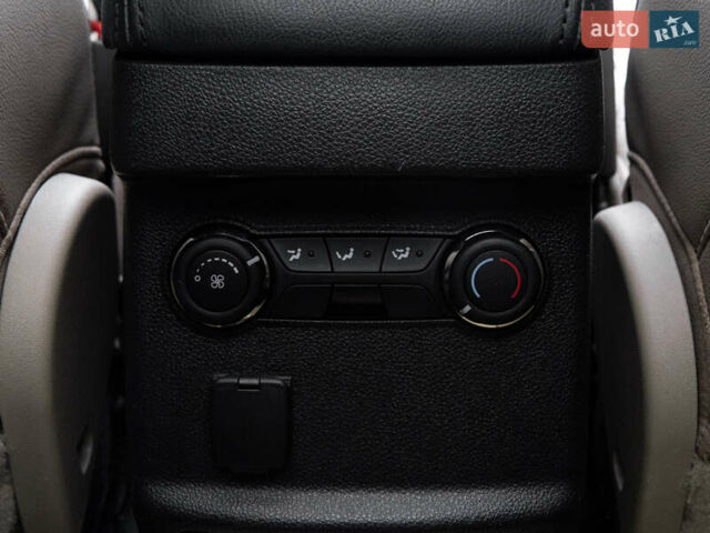 Чорний Форд Експлорер, об'ємом двигуна 3.5 л та пробігом 284 тис. км за 12700 $, фото 10 на Automoto.ua