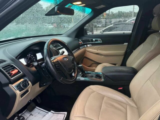 Черный Форд Эксплорер, объемом двигателя 2.3 л и пробегом 73 тыс. км за 6900 $, фото 6 на Automoto.ua