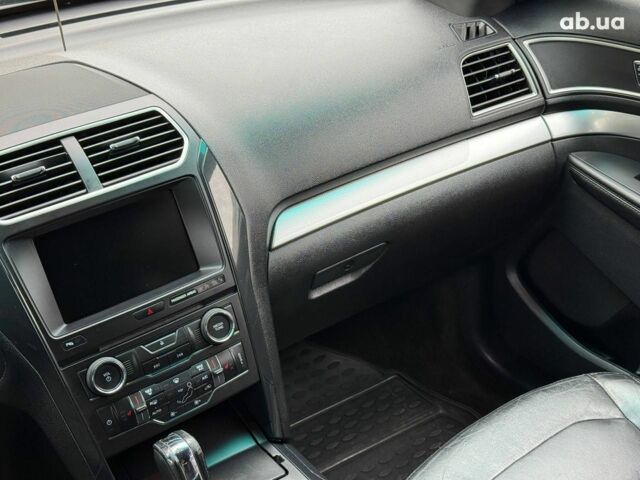 Черный Форд Эксплорер, объемом двигателя 2.3 л и пробегом 178 тыс. км за 13990 $, фото 19 на Automoto.ua