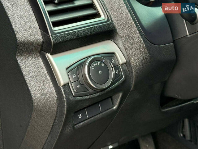 Черный Форд Эксплорер, объемом двигателя 2.3 л и пробегом 178 тыс. км за 13990 $, фото 10 на Automoto.ua