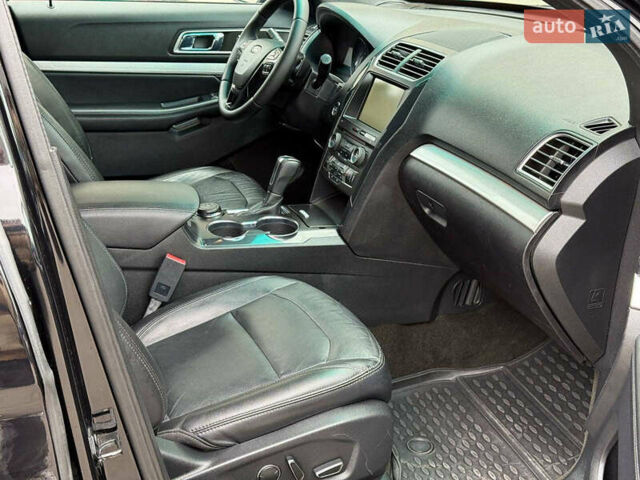 Черный Форд Эксплорер, объемом двигателя 2.3 л и пробегом 178 тыс. км за 13990 $, фото 17 на Automoto.ua