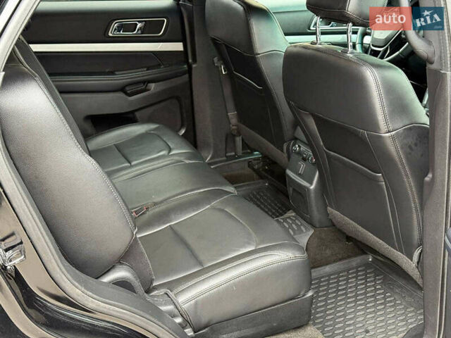 Черный Форд Эксплорер, объемом двигателя 2.3 л и пробегом 178 тыс. км за 13990 $, фото 16 на Automoto.ua