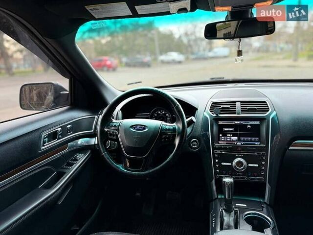 Черный Форд Эксплорер, объемом двигателя 3.5 л и пробегом 208 тыс. км за 21499 $, фото 32 на Automoto.ua