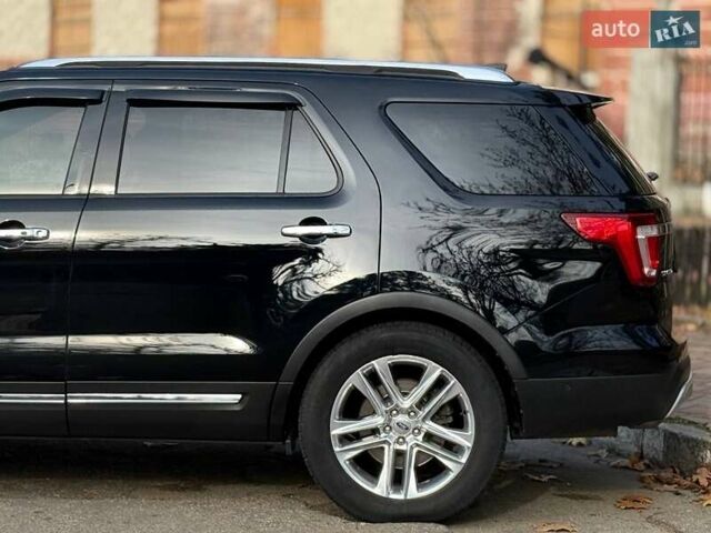 Черный Форд Эксплорер, объемом двигателя 3.5 л и пробегом 208 тыс. км за 21499 $, фото 4 на Automoto.ua