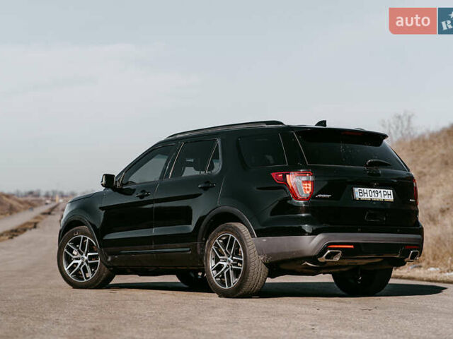 Черный Форд Эксплорер, объемом двигателя 3.5 л и пробегом 175 тыс. км за 23932 $, фото 2 на Automoto.ua