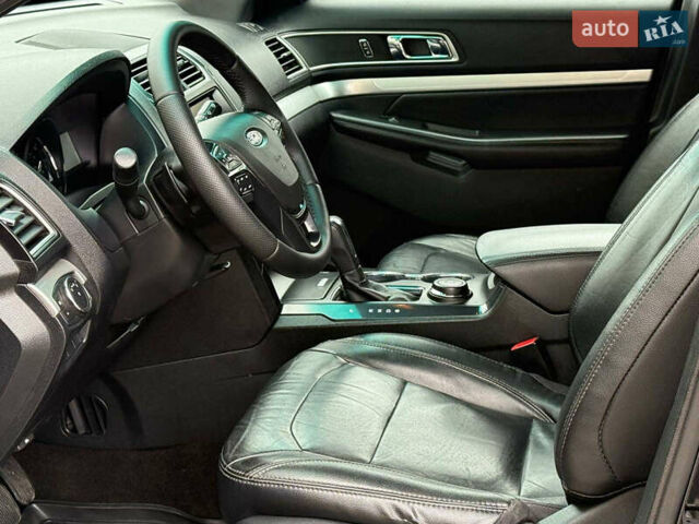 Черный Форд Эксплорер, объемом двигателя 2.3 л и пробегом 178 тыс. км за 13990 $, фото 8 на Automoto.ua