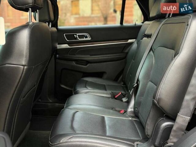 Черный Форд Эксплорер, объемом двигателя 3.5 л и пробегом 208 тыс. км за 21499 $, фото 16 на Automoto.ua