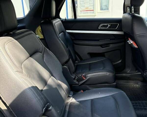 Черный Форд Эксплорер, объемом двигателя 3.5 л и пробегом 104 тыс. км за 21900 $, фото 15 на Automoto.ua