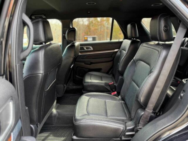 Черный Форд Эксплорер, объемом двигателя 3.5 л и пробегом 61 тыс. км за 18000 $, фото 9 на Automoto.ua