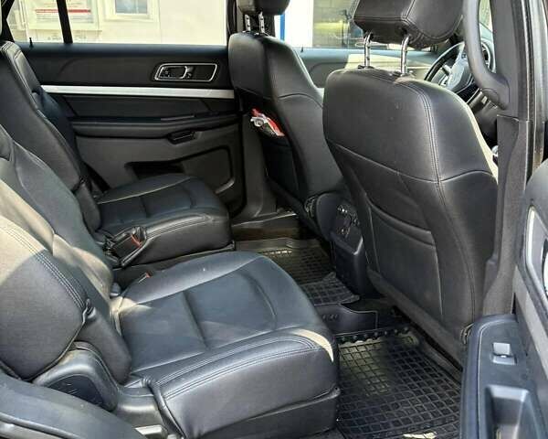 Черный Форд Эксплорер, объемом двигателя 3.5 л и пробегом 104 тыс. км за 21900 $, фото 16 на Automoto.ua