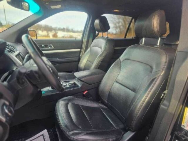 Черный Форд Эксплорер, объемом двигателя 2.3 л и пробегом 89 тыс. км за 4000 $, фото 8 на Automoto.ua