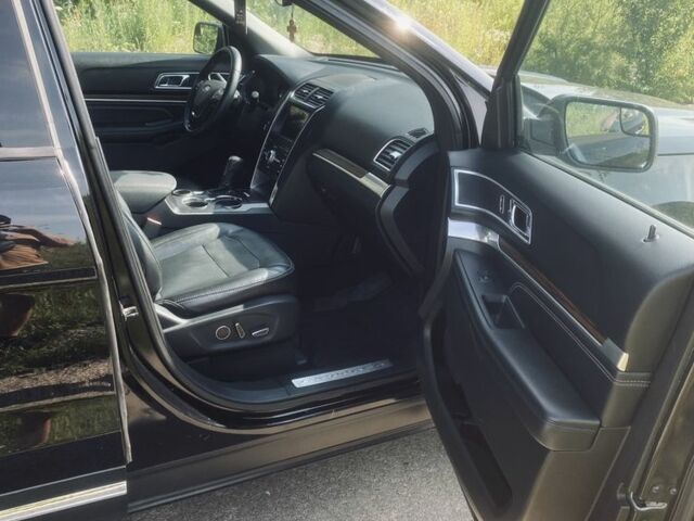 Чорний Форд Експлорер, об'ємом двигуна 3.5 л та пробігом 220 тис. км за 17500 $, фото 2 на Automoto.ua