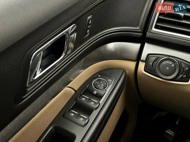 Черный Форд Эксплорер, объемом двигателя 3.5 л и пробегом 110 тыс. км за 16999 $, фото 4 на Automoto.ua