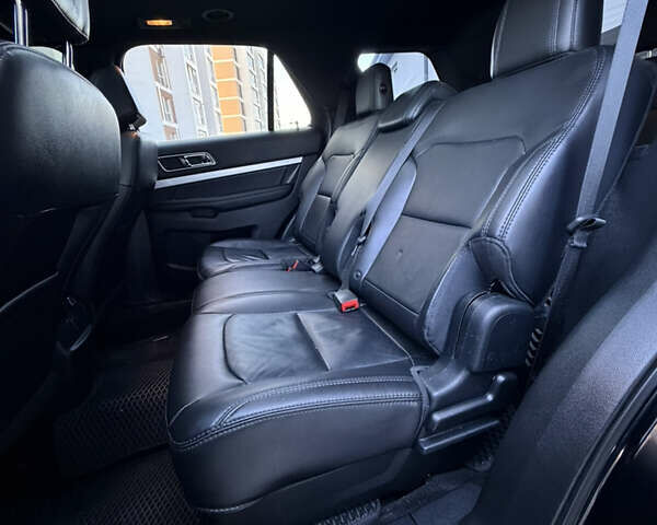 Форд Эксплорер 2017 в Тернополе на Automoto.ua Черный Форд Эксплорер, объемом двигателя 3.5 л и пробегом 190 тыс. км за 16700 $, фото 47 на Automoto.ua