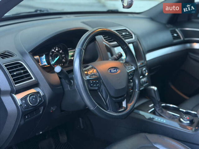 Форд Эксплорер 2017 в Тернополе на Automoto.ua Черный Форд Эксплорер, объемом двигателя 3.5 л и пробегом 190 тыс. км за 16700 $, фото 41 на Automoto.ua