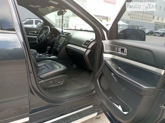 Черный Форд Эксплорер, объемом двигателя 2.3 л и пробегом 125 тыс. км за 17900 $, фото 14 на Automoto.ua