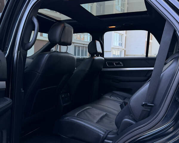 Форд Эксплорер 2017 в Тернополе на Automoto.ua Черный Форд Эксплорер, объемом двигателя 3.5 л и пробегом 190 тыс. км за 16700 $, фото 52 на Automoto.ua