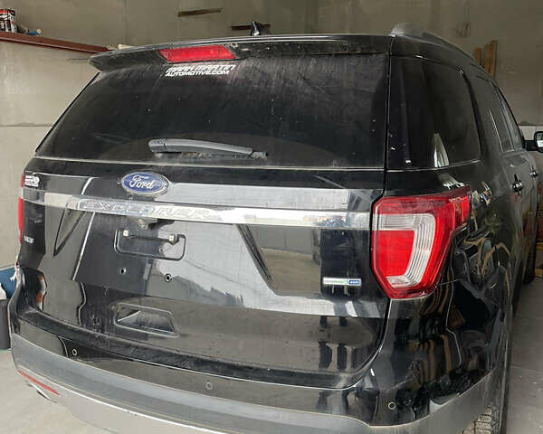 Черный Форд Эксплорер, объемом двигателя 2.3 л и пробегом 96 тыс. км за 13500 $, фото 1 на Automoto.ua