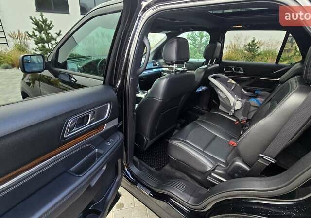 Форд Експлорер 2017 у Луцьку на Automoto.ua Чорний Форд Експлорер, об'ємом двигуна 3.5 л та пробігом 125 тис. км за 18500 $, фото 19 на Automoto.ua