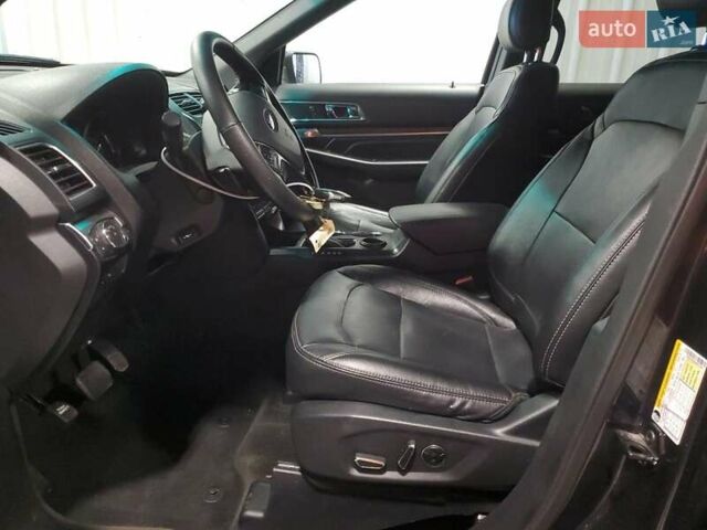 Черный Форд Эксплорер, объемом двигателя 3.5 л и пробегом 132 тыс. км за 3000 $, фото 6 на Automoto.ua