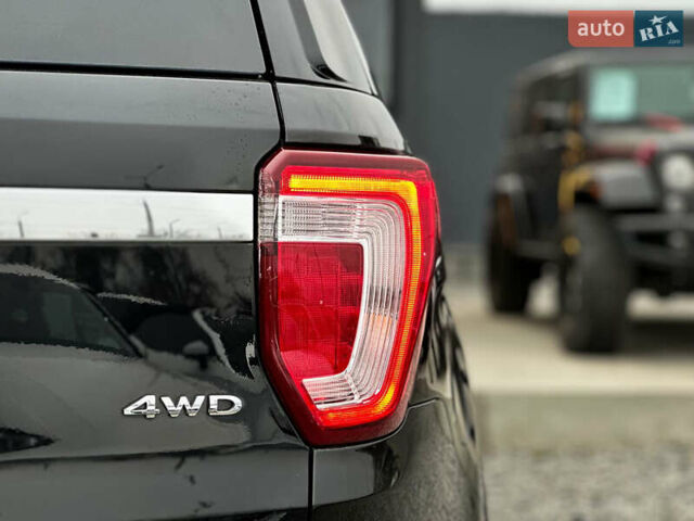 Черный Форд Эксплорер, объемом двигателя 3.5 л и пробегом 110 тыс. км за 16999 $, фото 2 на Automoto.ua