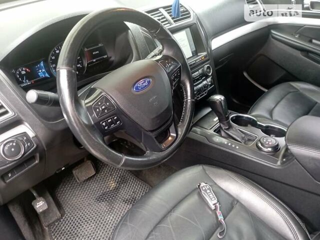 Черный Форд Эксплорер, объемом двигателя 2.3 л и пробегом 125 тыс. км за 17900 $, фото 7 на Automoto.ua