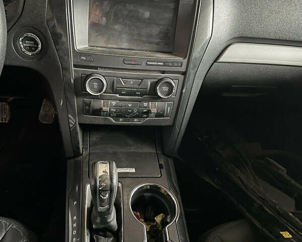 Черный Форд Эксплорер, объемом двигателя 2.3 л и пробегом 96 тыс. км за 13500 $, фото 5 на Automoto.ua