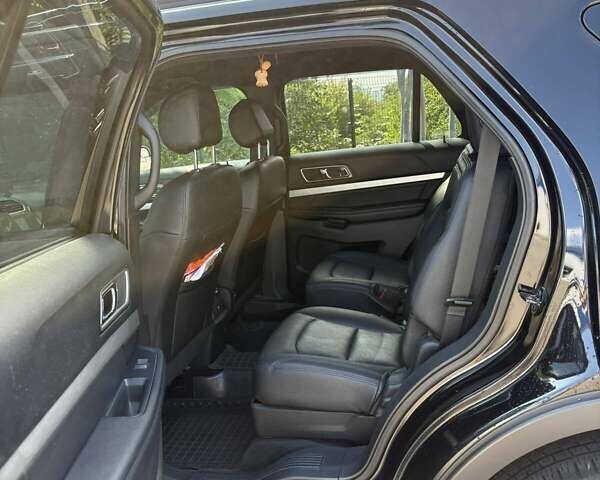 Черный Форд Эксплорер, объемом двигателя 3.5 л и пробегом 104 тыс. км за 21900 $, фото 11 на Automoto.ua