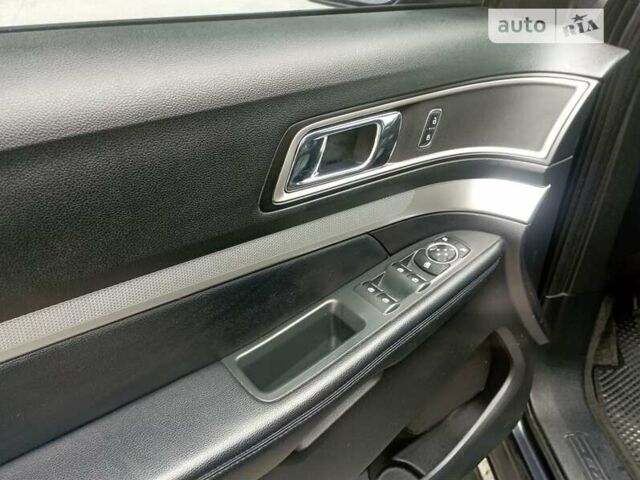 Черный Форд Эксплорер, объемом двигателя 2.3 л и пробегом 125 тыс. км за 17900 $, фото 11 на Automoto.ua