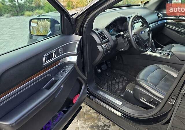 Форд Експлорер 2017 у Луцьку на Automoto.ua Чорний Форд Експлорер, об'ємом двигуна 3.5 л та пробігом 125 тис. км за 18500 $, фото 15 на Automoto.ua