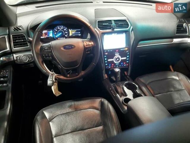 Черный Форд Эксплорер, объемом двигателя 3.5 л и пробегом 132 тыс. км за 3000 $, фото 7 на Automoto.ua
