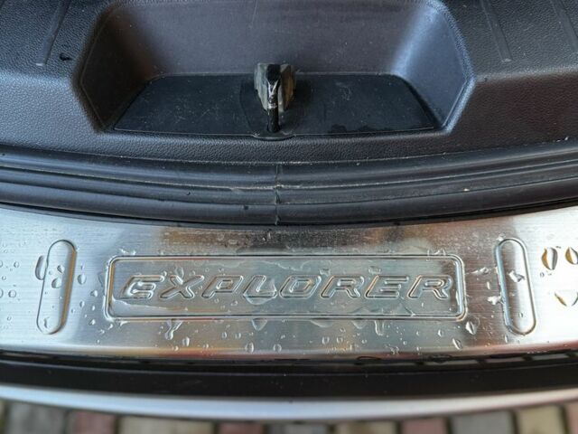 Форд Эксплорер 2017 в Ровно на Automoto.ua Черный Форд Эксплорер, объемом двигателя 3.5 л и пробегом 114 тыс. км за 18999 $, фото 4 на Automoto.ua