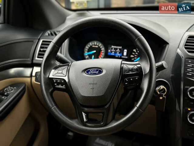 Черный Форд Эксплорер, объемом двигателя 3.5 л и пробегом 110 тыс. км за 16999 $, фото 9 на Automoto.ua