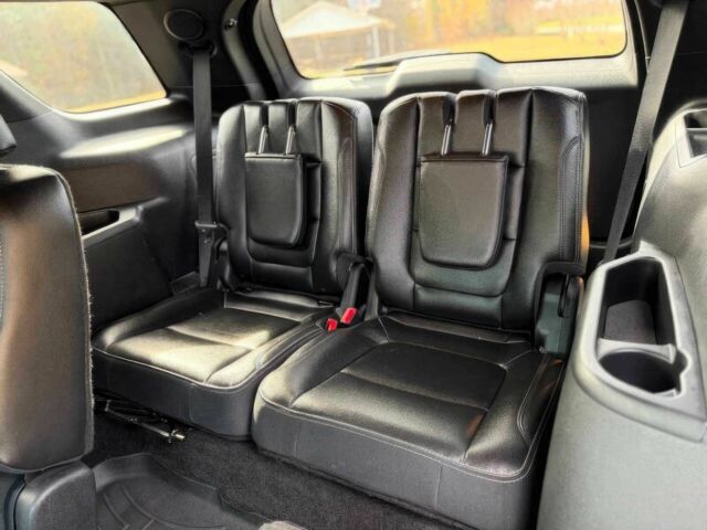 Черный Форд Эксплорер, объемом двигателя 3.5 л и пробегом 61 тыс. км за 18000 $, фото 10 на Automoto.ua