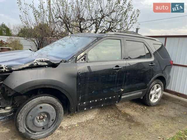 Черный Форд Эксплорер, объемом двигателя 2.3 л и пробегом 96 тыс. км за 13500 $, фото 3 на Automoto.ua