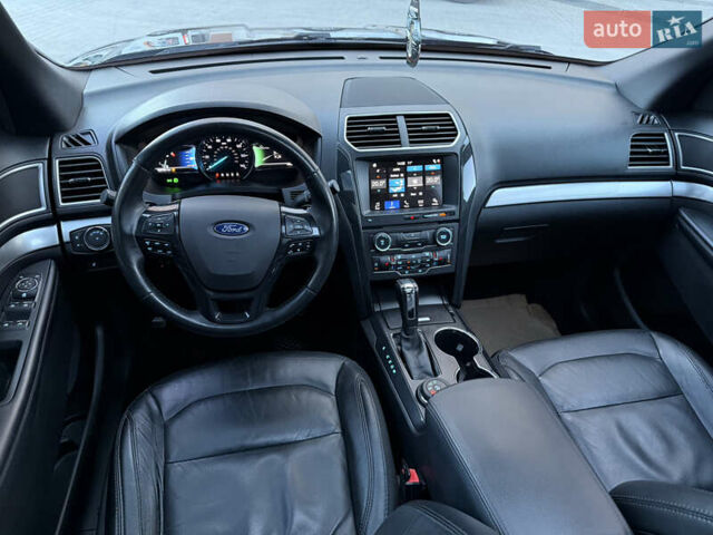 Форд Эксплорер 2017 в Тернополе на Automoto.ua Черный Форд Эксплорер, объемом двигателя 3.5 л и пробегом 190 тыс. км за 16700 $, фото 55 на Automoto.ua